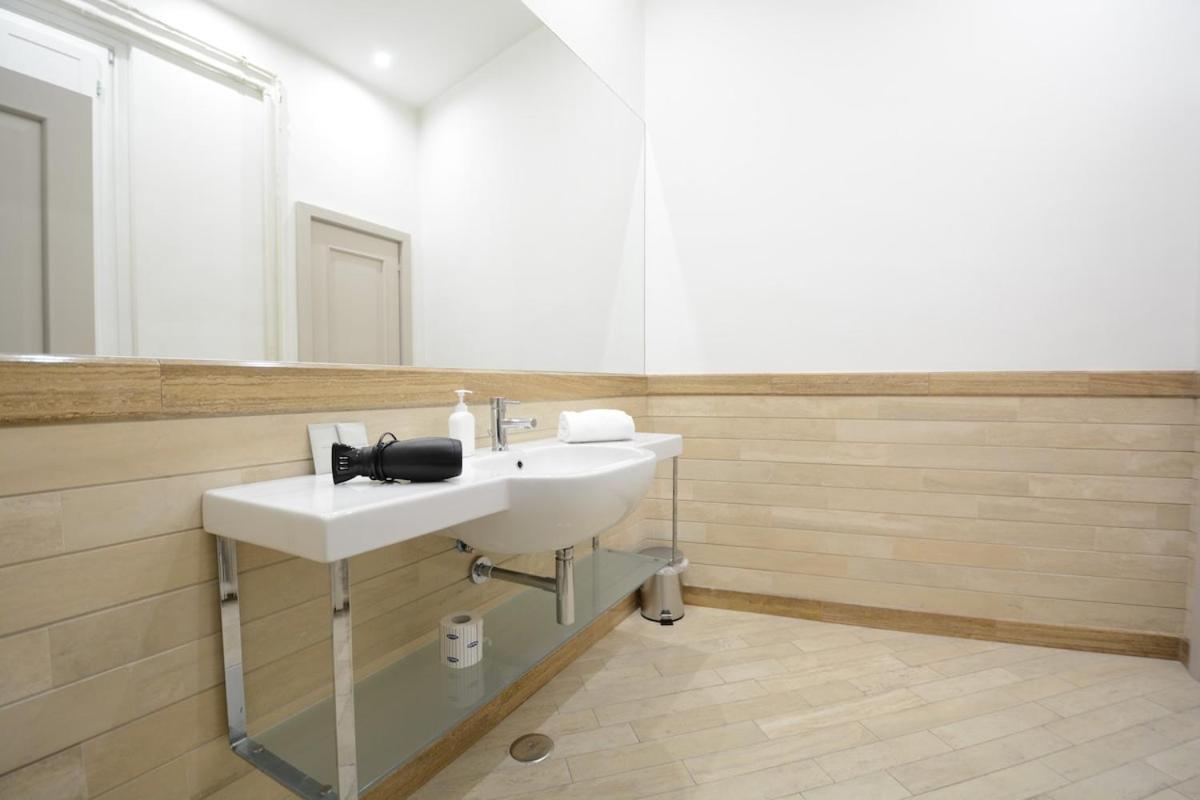 - Parione House Rom